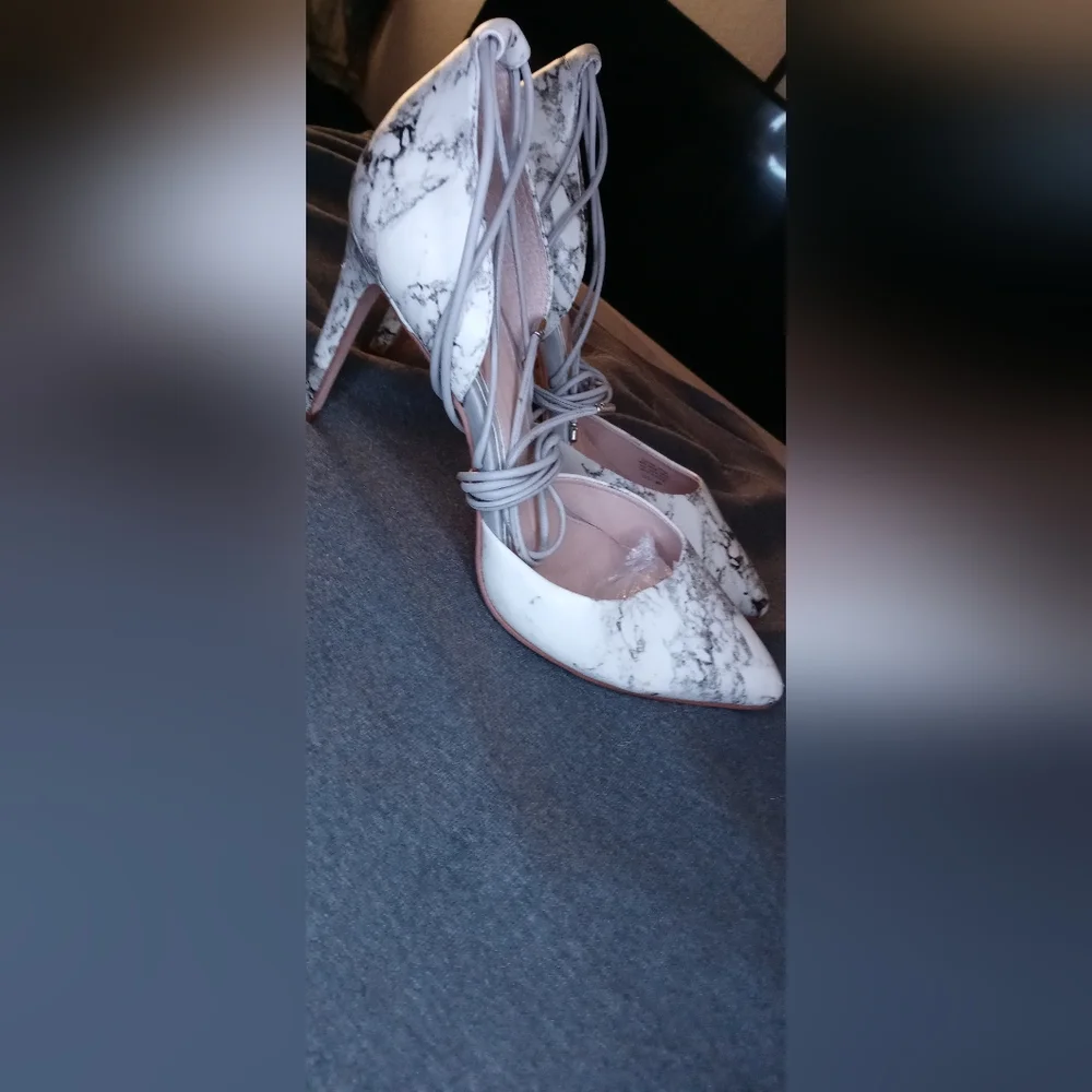 Heels - Picture 2 of 9